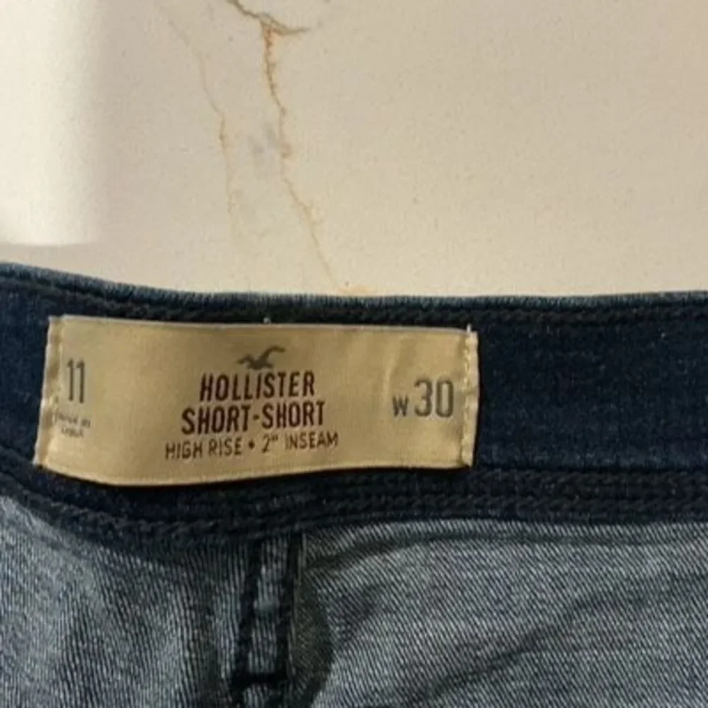 Hollister Short Short High Rise Jean Shorts Sz 11- 30” Destroyed Stretch